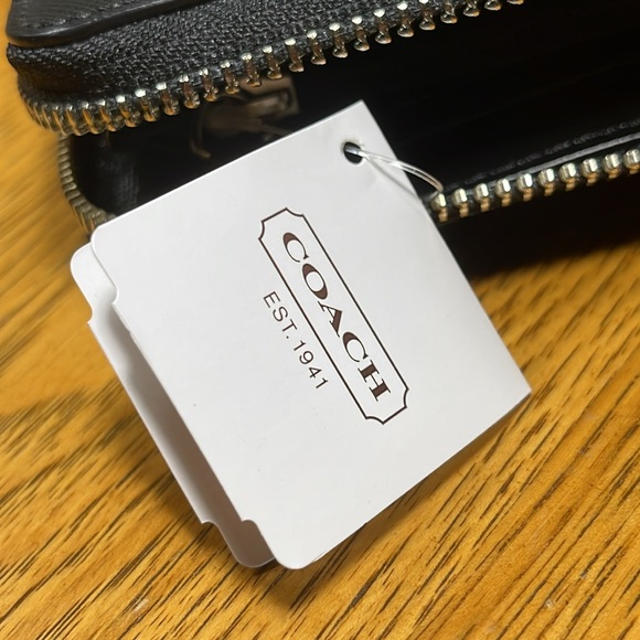 NWT COACH DARCY BOW ACCORDION ZIP WALLET - Picture 14 of 16